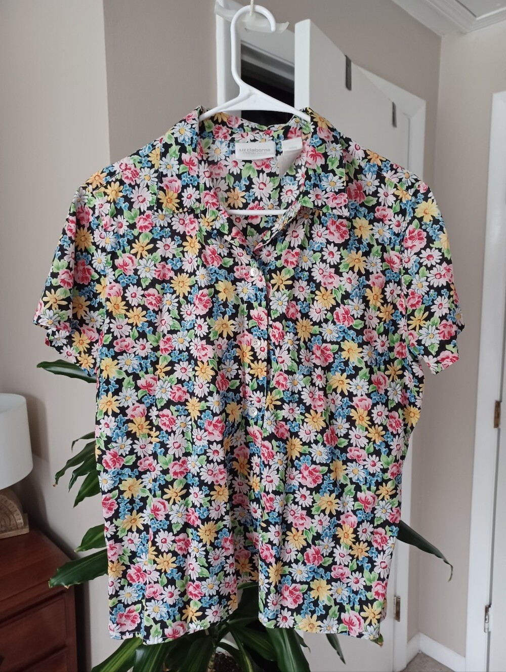 Vintage Liz Claiborne Black Floral Short-Sleeve Button-Down Shirt